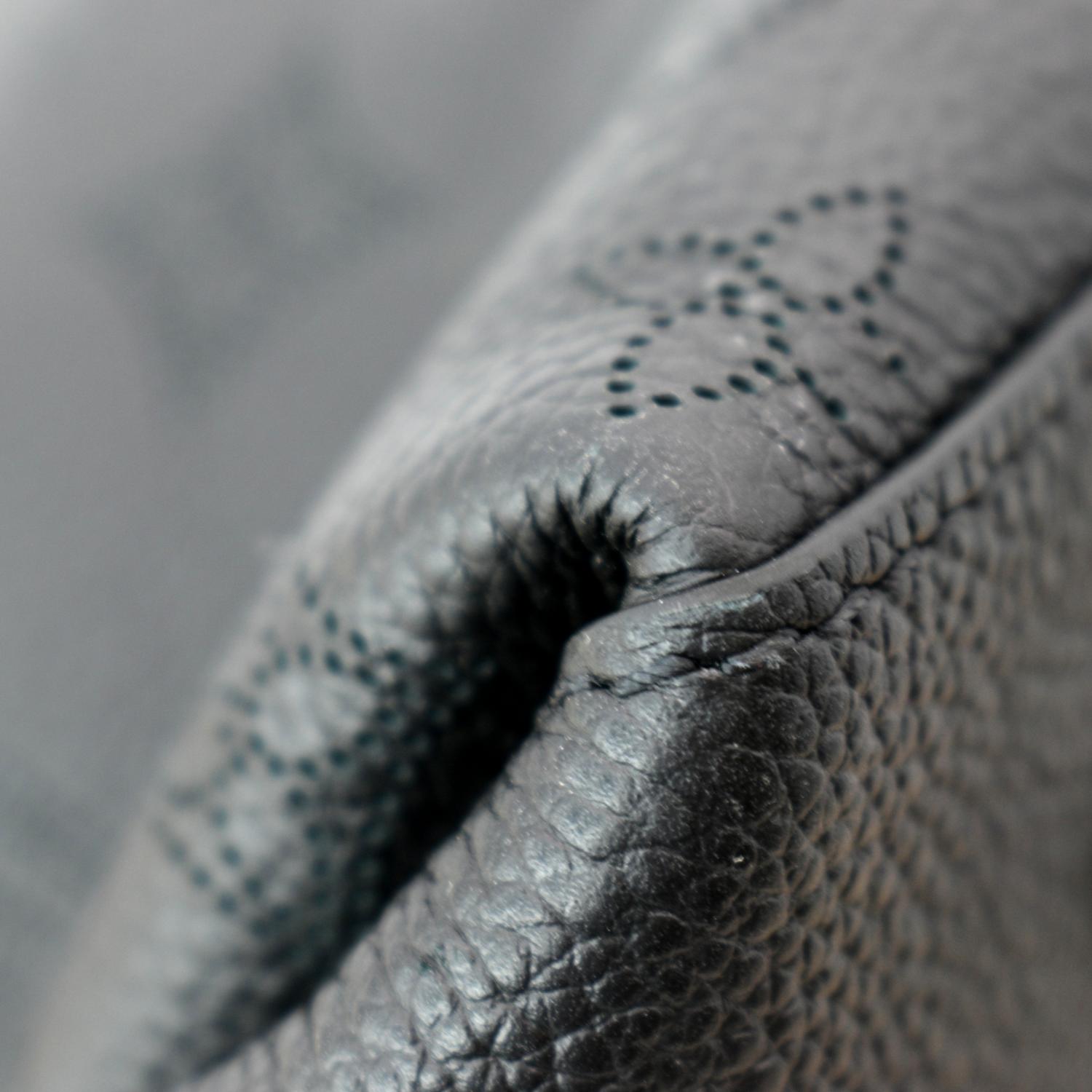 Louis Vuitton Beaubourg Hobo MM Bag Mahina Calf Leather Silver Color H –  EliteLaza
