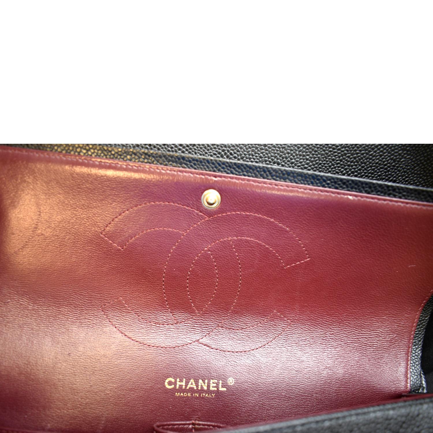 Red Chanel  Chanel classic jumbo, Chanel black classic, Stylish