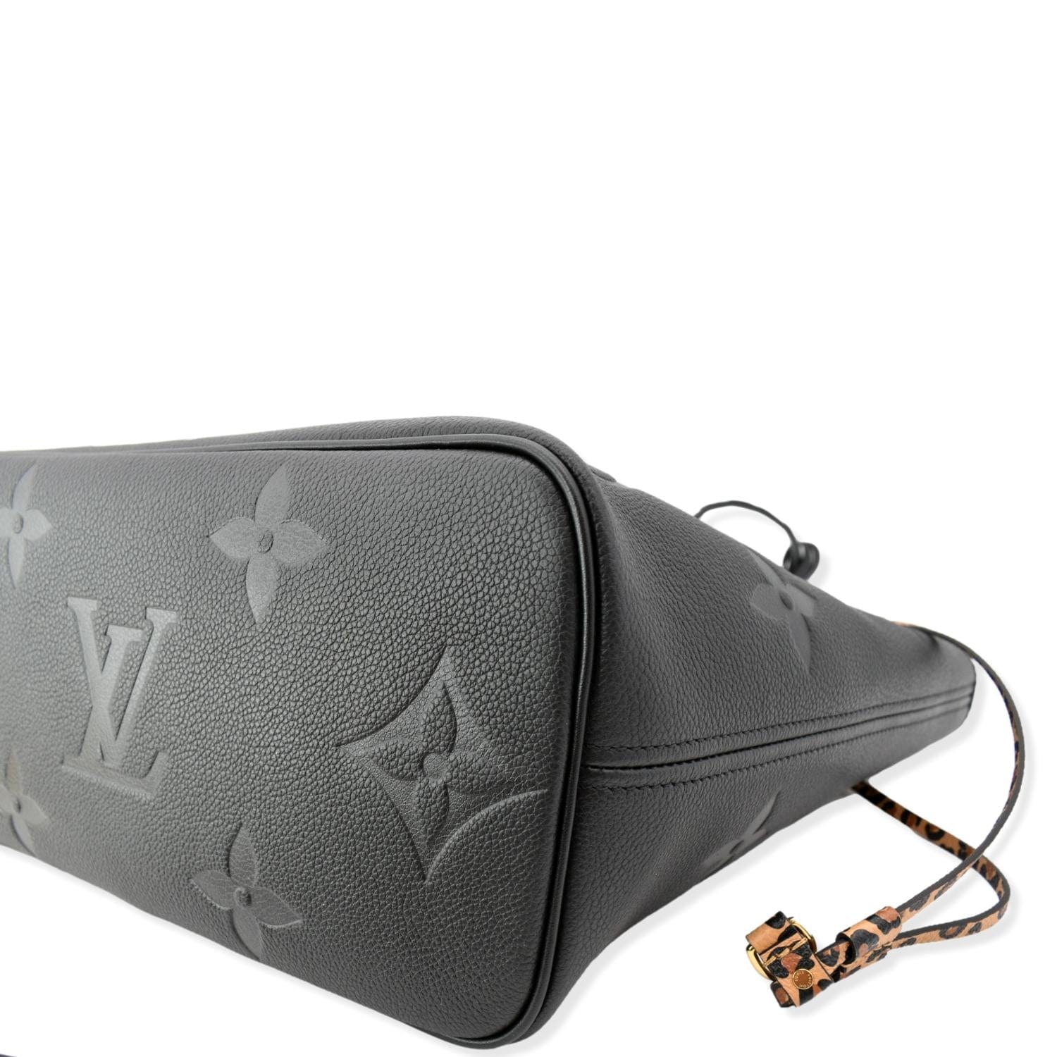 LOUIS VUITTON Monogram Giant Wild at Heart Neverfull Tote MM