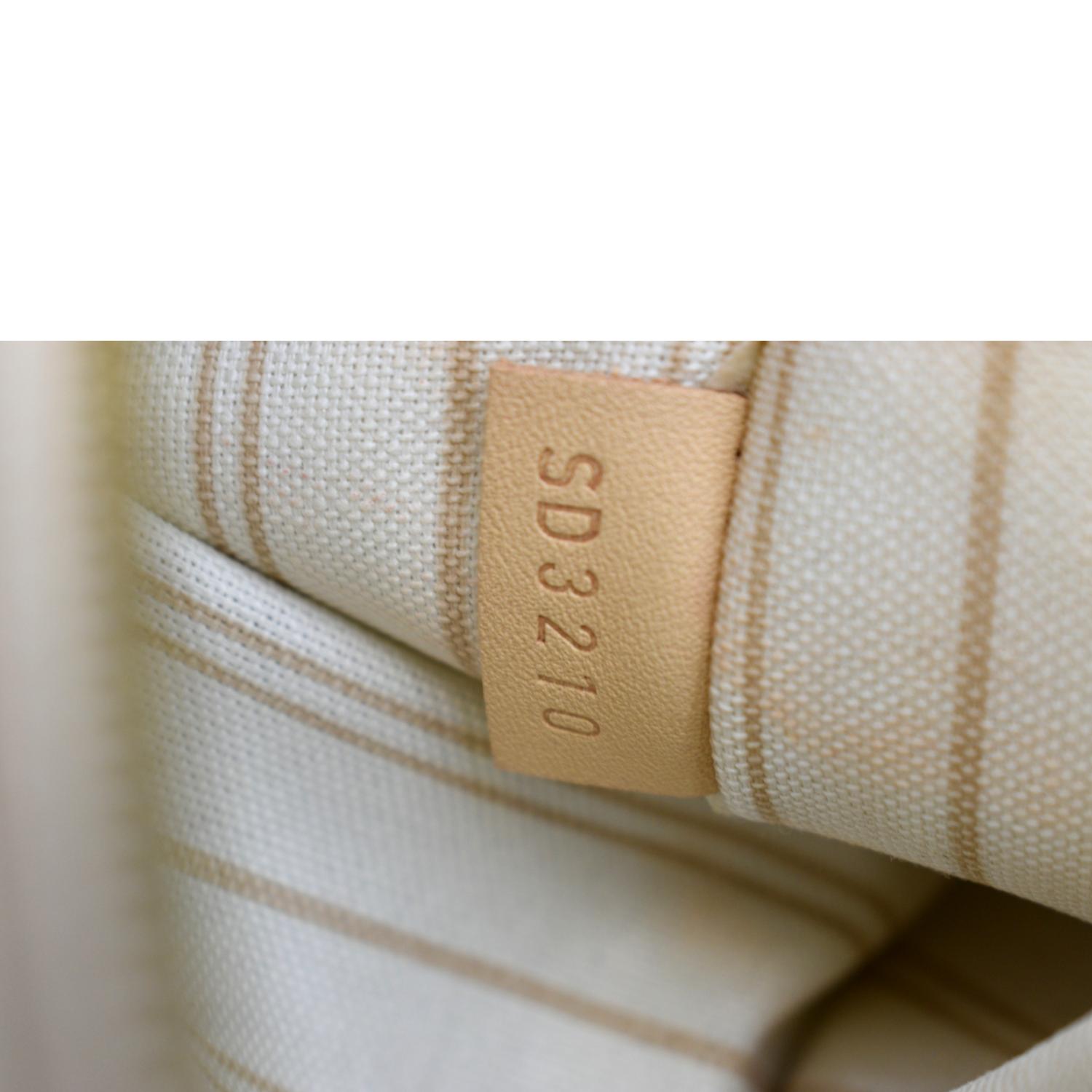 Louis Vuitton Neverfull MM Azur Damier White - $950 - From Fancy