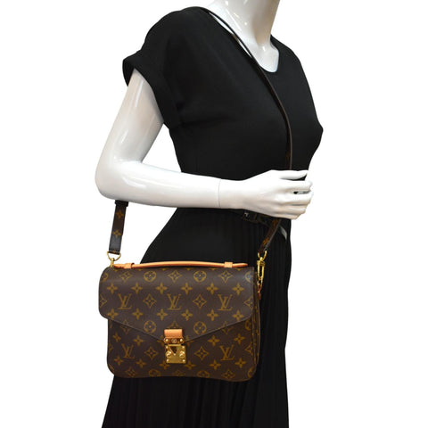 LOUIS VUITTON Metis Pochette Monogram Canvas Crossbody Bag Brown