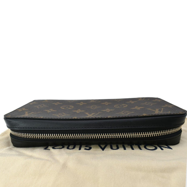 Baul de correo Louis Vuitton Malle Courrier 110 en lona Monogram marrón y  fibra vulcanizada negra