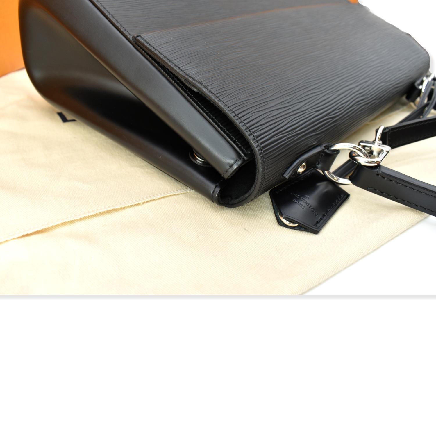 Louis Vuitton Ombre Bag Epi Leather Black