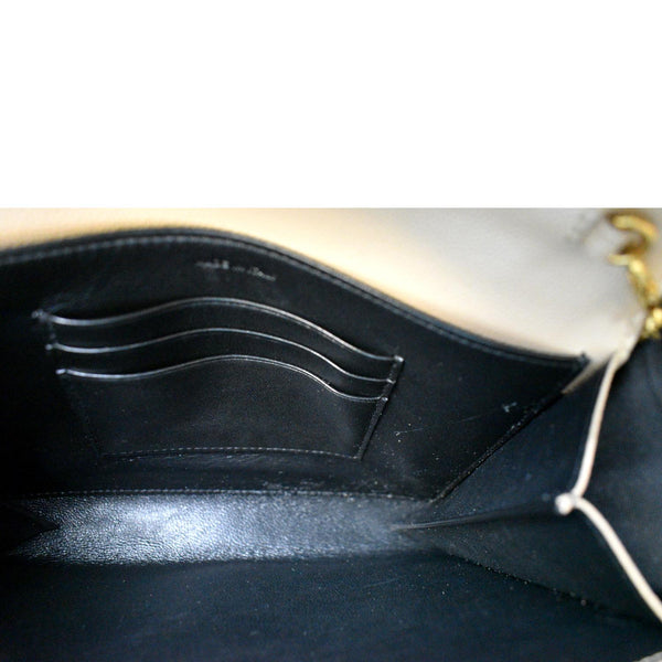 botas de Saint Laurent Cassandra Grain De Poudre Embossed Bag