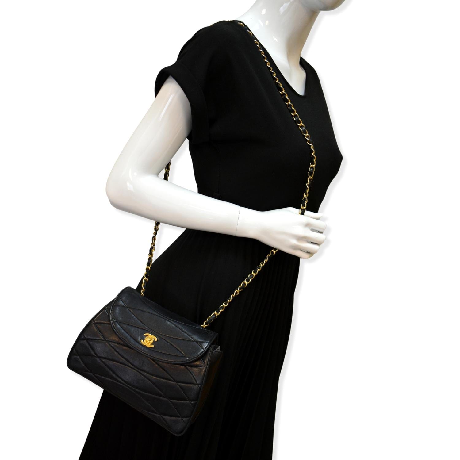 CHANEL 黒 ビンテージ　バック シャネル ヴィンテージカーフ トートバッグ 黒 ソフトレザー