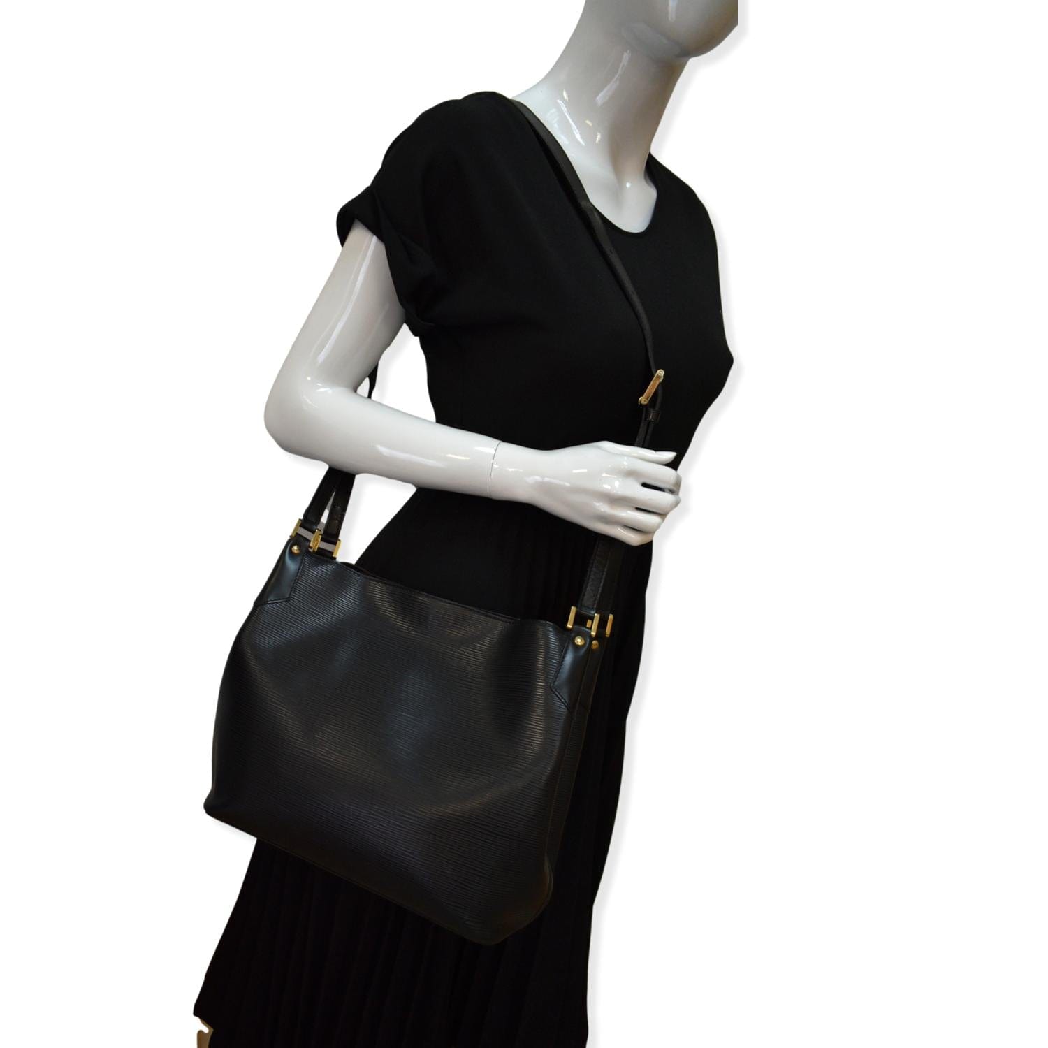 Louis Vuitton Black Epi Mandara PM - Ann's Fabulous Closeouts