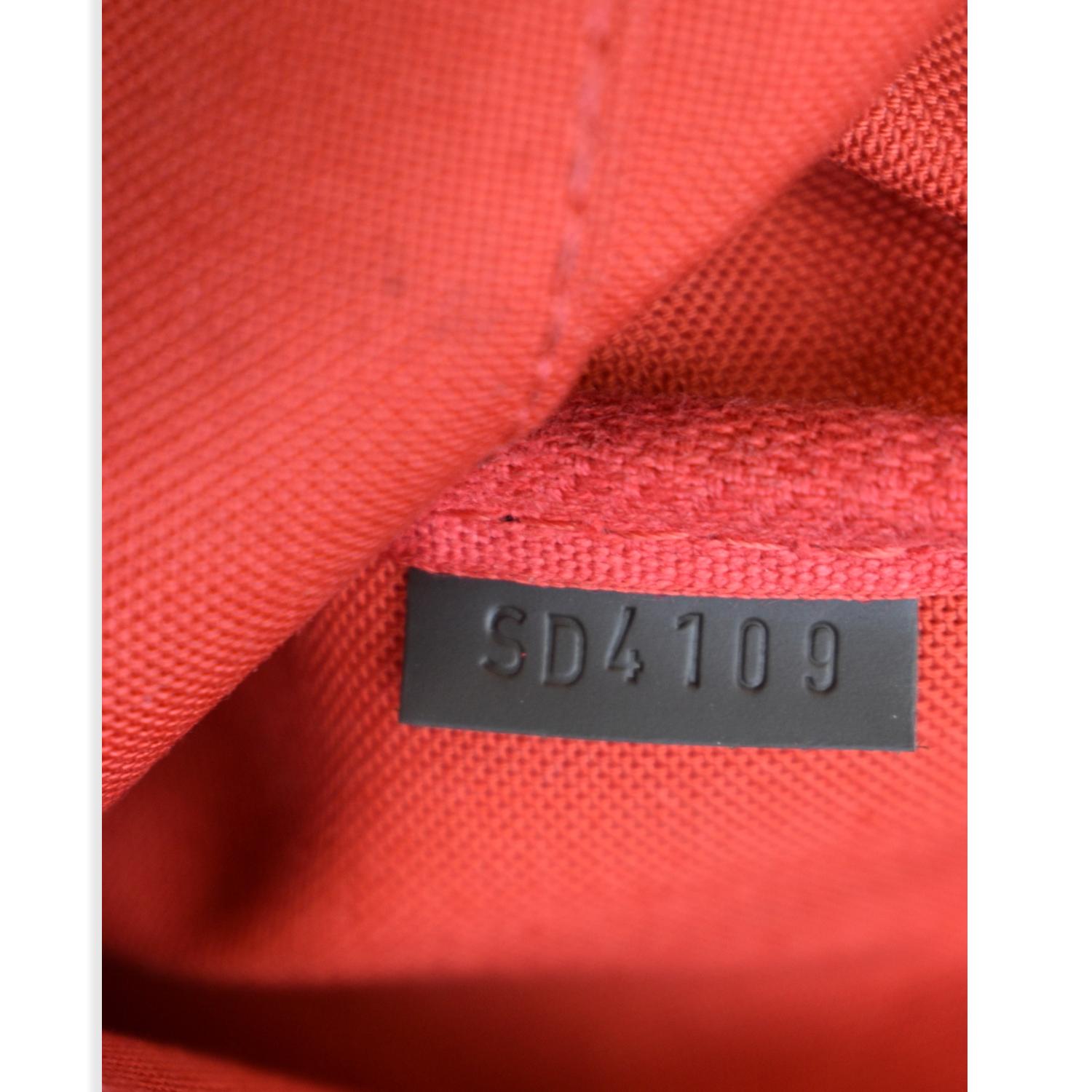 Louis Vuitton Damier Ebene Favorite MM Shoulder Bag For Sale at 1stDibs