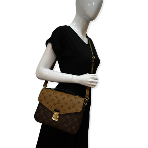 LOUIS VUITTON Metis Pochette Reverse Monogram Canvas Crossbody Bag Brown