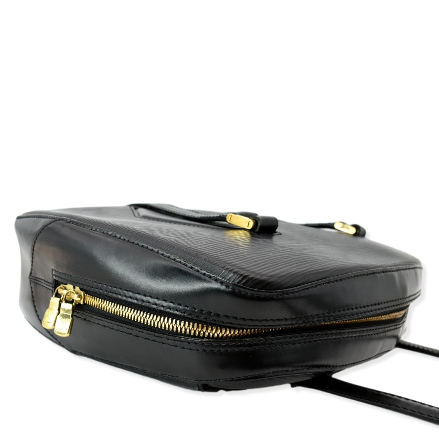 Louis Vuitton Claims New “It Bag” Territory – MaleCritique