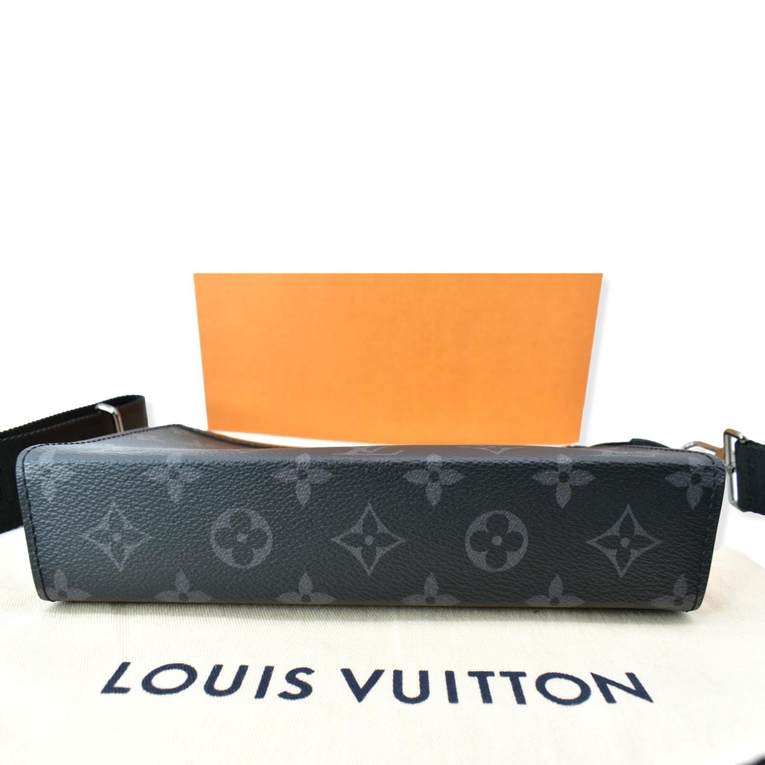 LOUIS VUITTON Reverse Monogram Eclipse Gaston Wearable Wallet