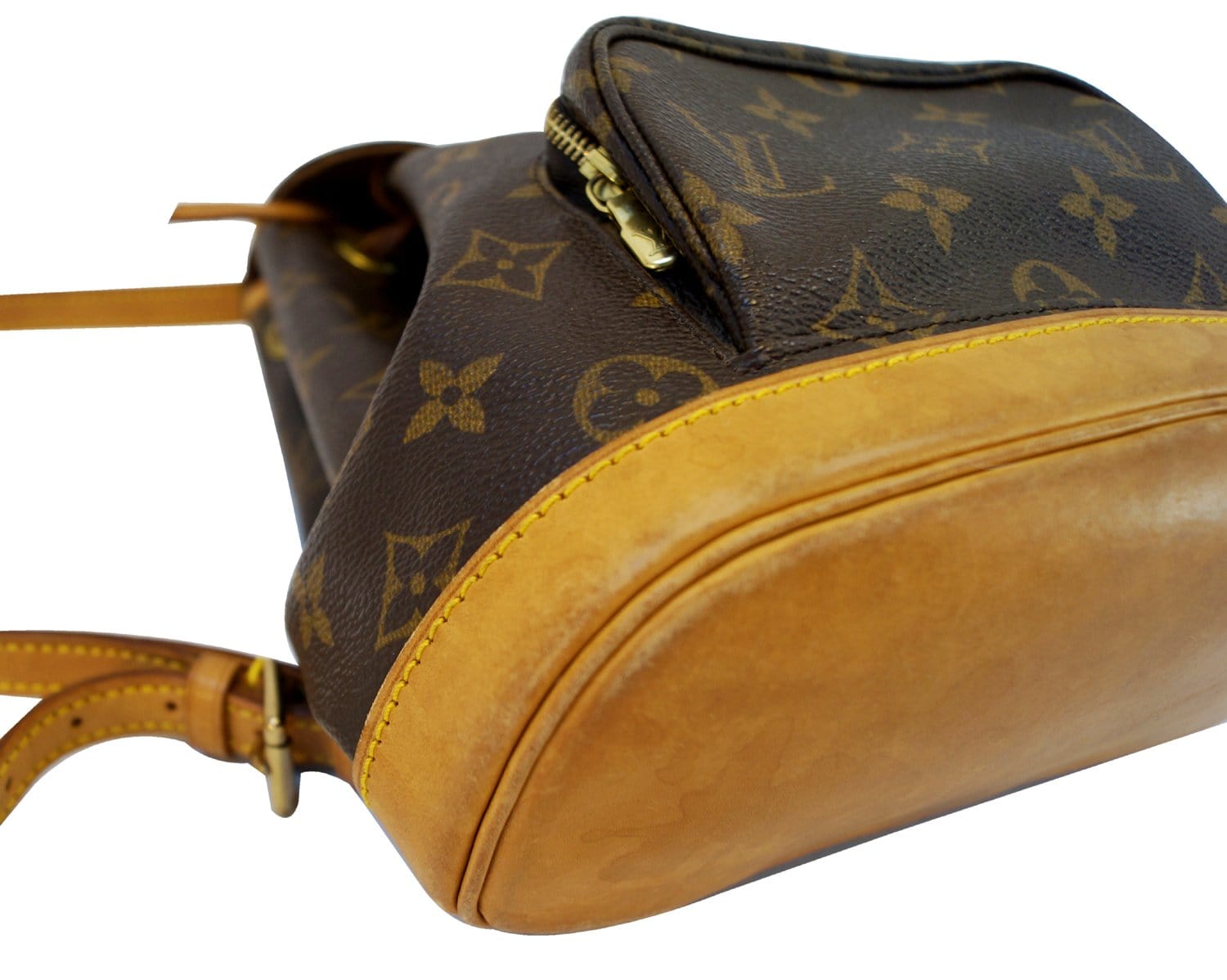 Shop Louis Vuitton 2024 SS M23099 Montsouris Backpack (M23099) by  ElmShoesStyle