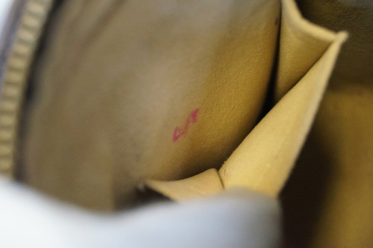 Brown Louis Vuitton Monogram Looping MM Shoulder Bag – Designer