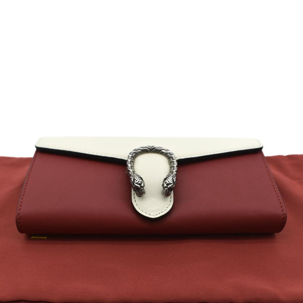 Gucci Dionysus GG Supreme Chain Clutch in Red - Bottom