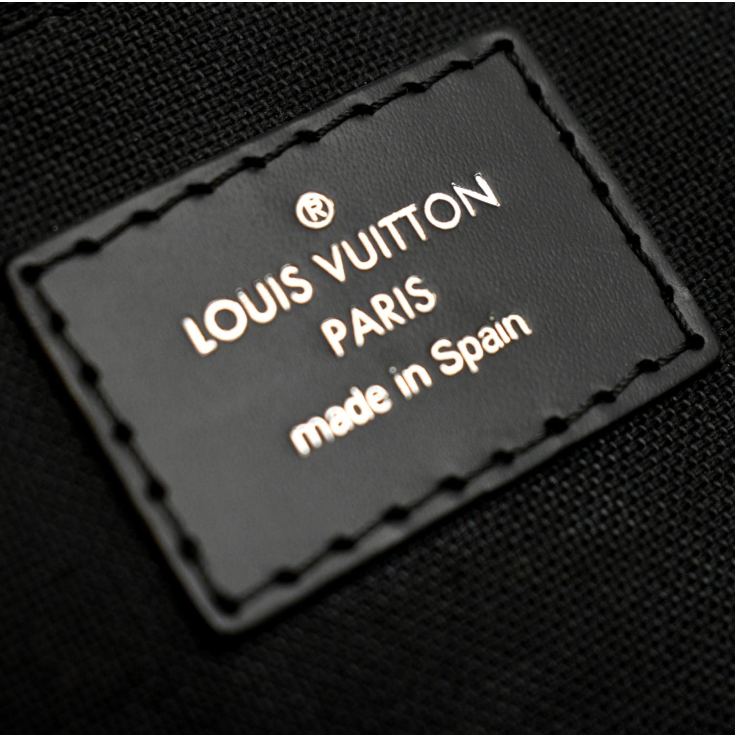 Louis Vuitton, Accessories, Louis Vuitton District Mm Damien Graphite