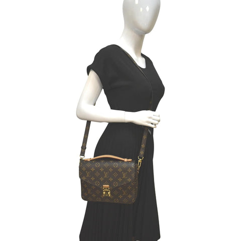 LOUIS VUITTON Metis Pochette Monogram Canvas Crossbody Bag Brown