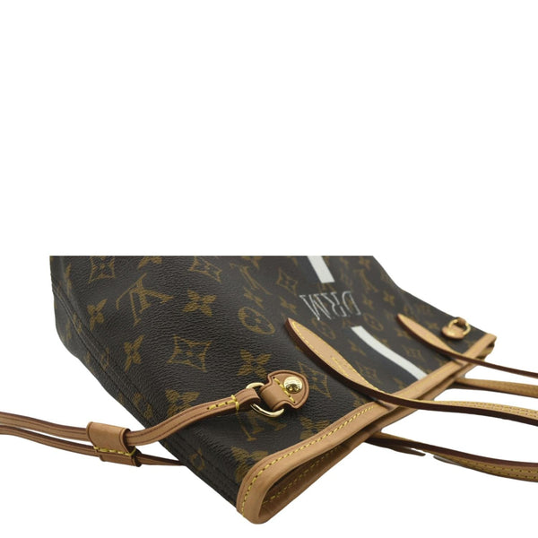 Louis Vuitton Neverfull MM Monogram Canvas Tote Bag - Top Right