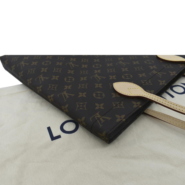 Louis Vuitton Carry it Monogram Canvas Shoulder Bag - Top Right