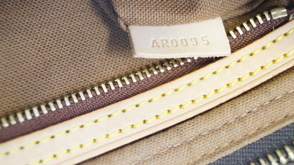 LOUIS VUITTON Monogram Canvas Trotteur Crossbody Bag