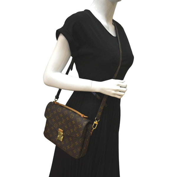 LOUIS VUITTON Metis Pochette Monogram Canvas Crossbody Bag Brown