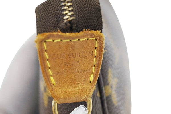 LOUIS VUITTON Monogram Pochette Accessoires Crossbody Bag