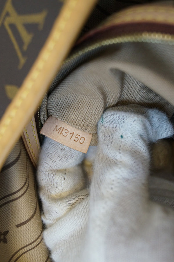 LOUIS VUITTON Monogram Delightful Gm Shoulder Bag