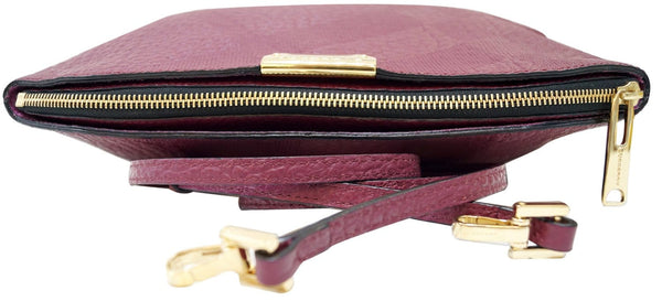 Burberry Crossbody Bag Embossed Leather Chichester - zip