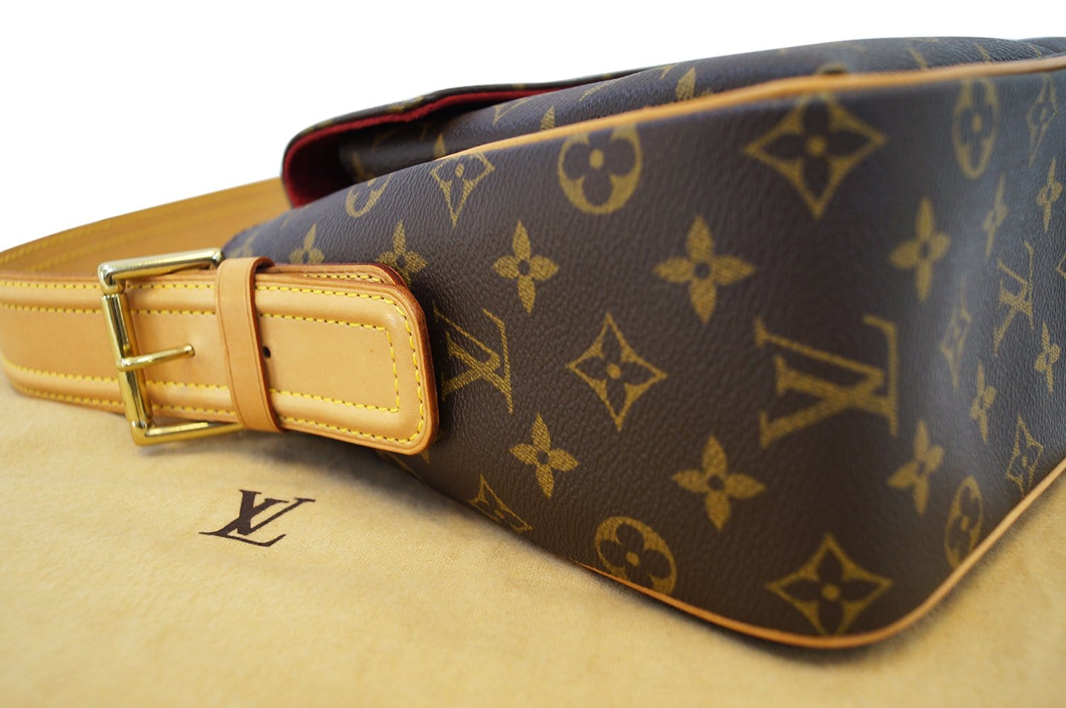 Louis Vuitton Cite Gm Brown Monogram Canvas Shoulder Bag Auction  (0040-2547876)