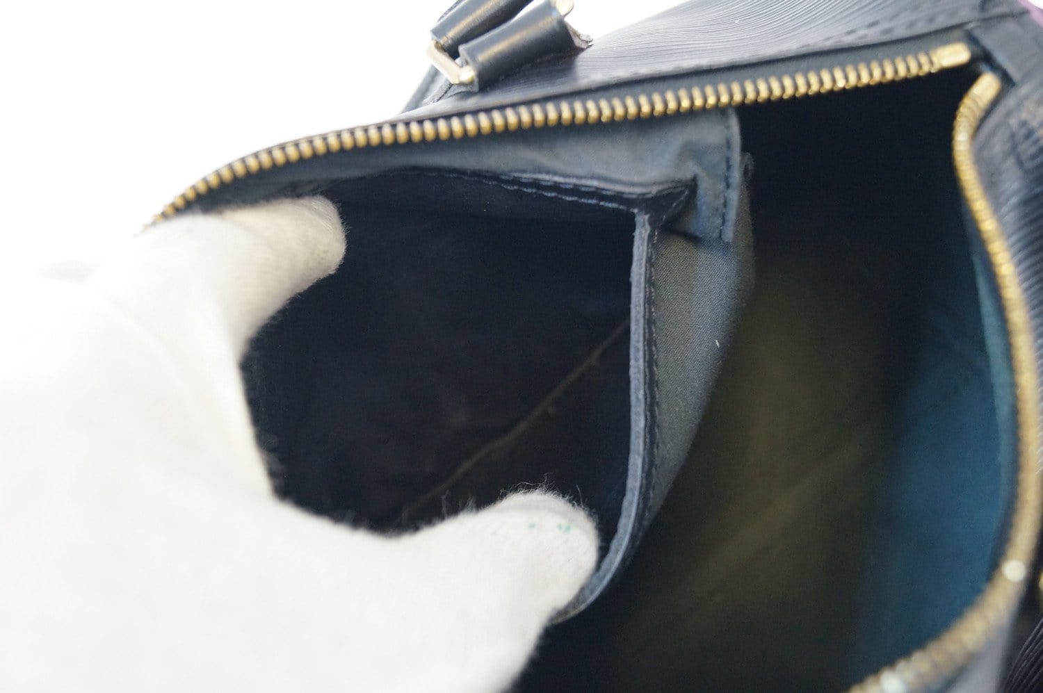 Louis Vuitton Black Epi Leather Speedy 25 Bag - AGL1468 – LuxuryPromise