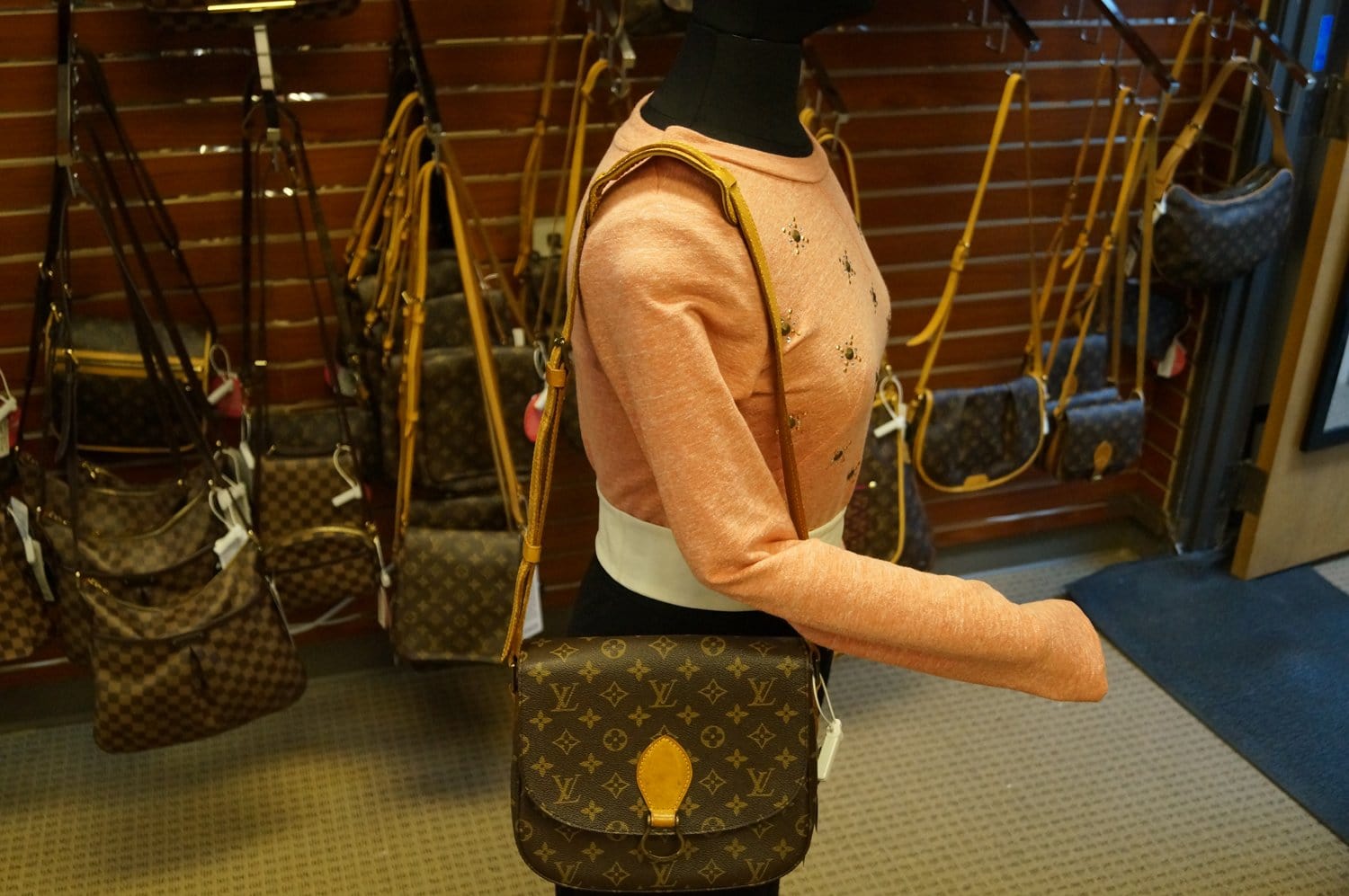 Louis Vuitton Crossbody  Louis vuitton handbags crossbody