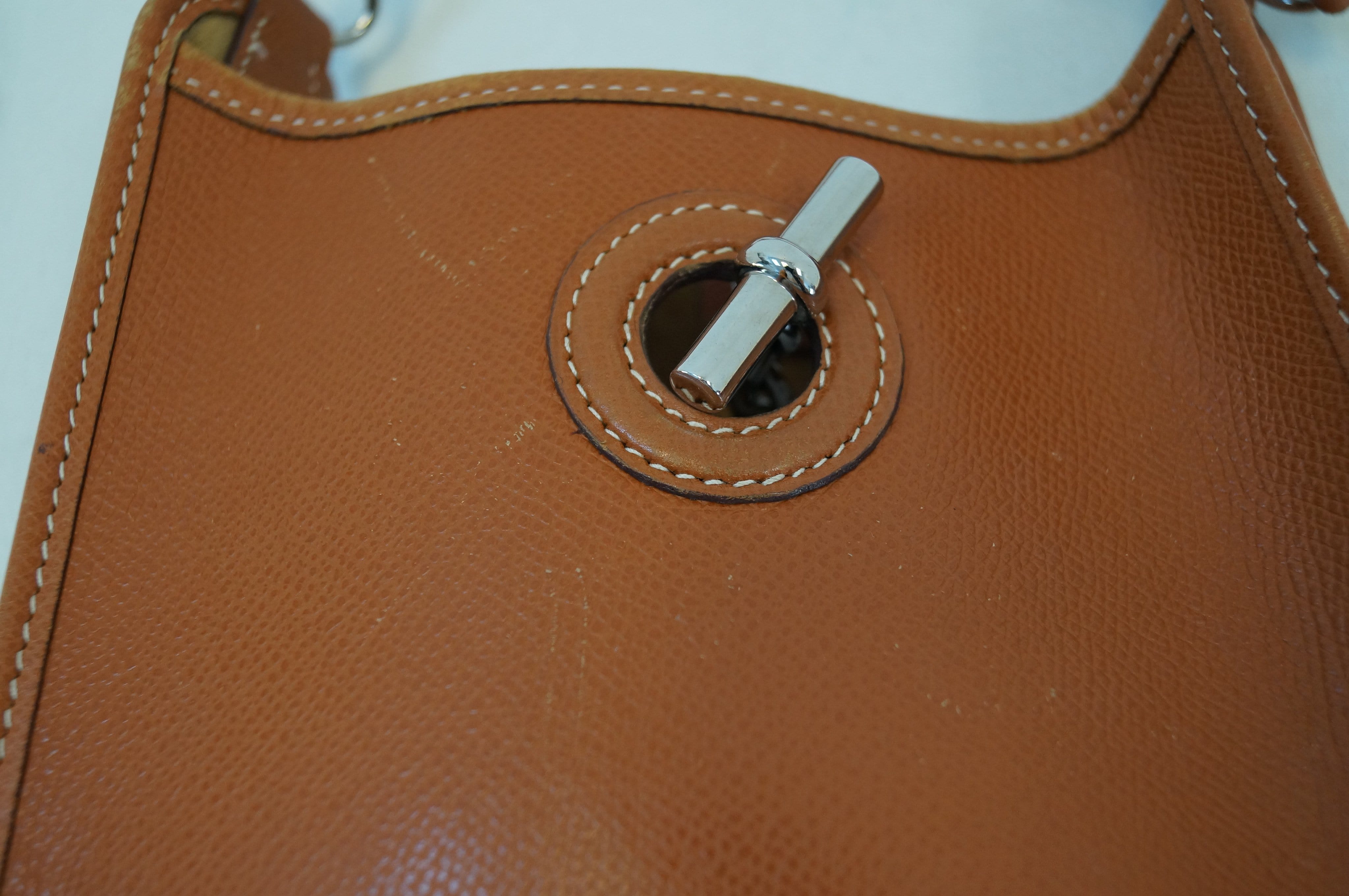 Hermès Vespa Brown Leather Shoulder Bag (Pre-Owned)