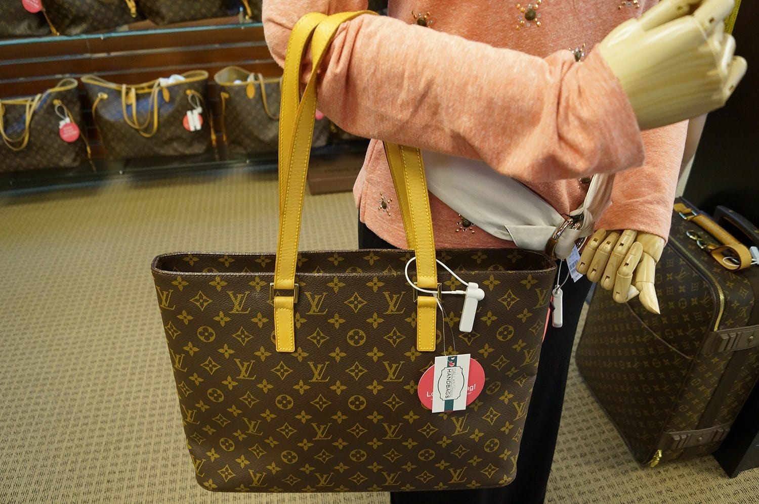 Louis Vuitton Luco Monogram Shoulder Bag Tote Purse Handbag Brown Canvas  Zip LV