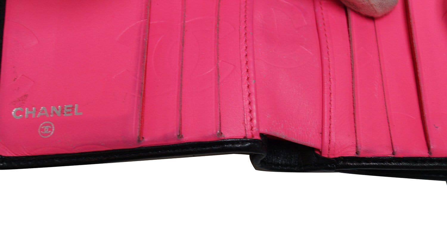 Chanel Black Cambon Quilted Leather Compact Wallet Hot pink Inside For Sale  at 1stDibs