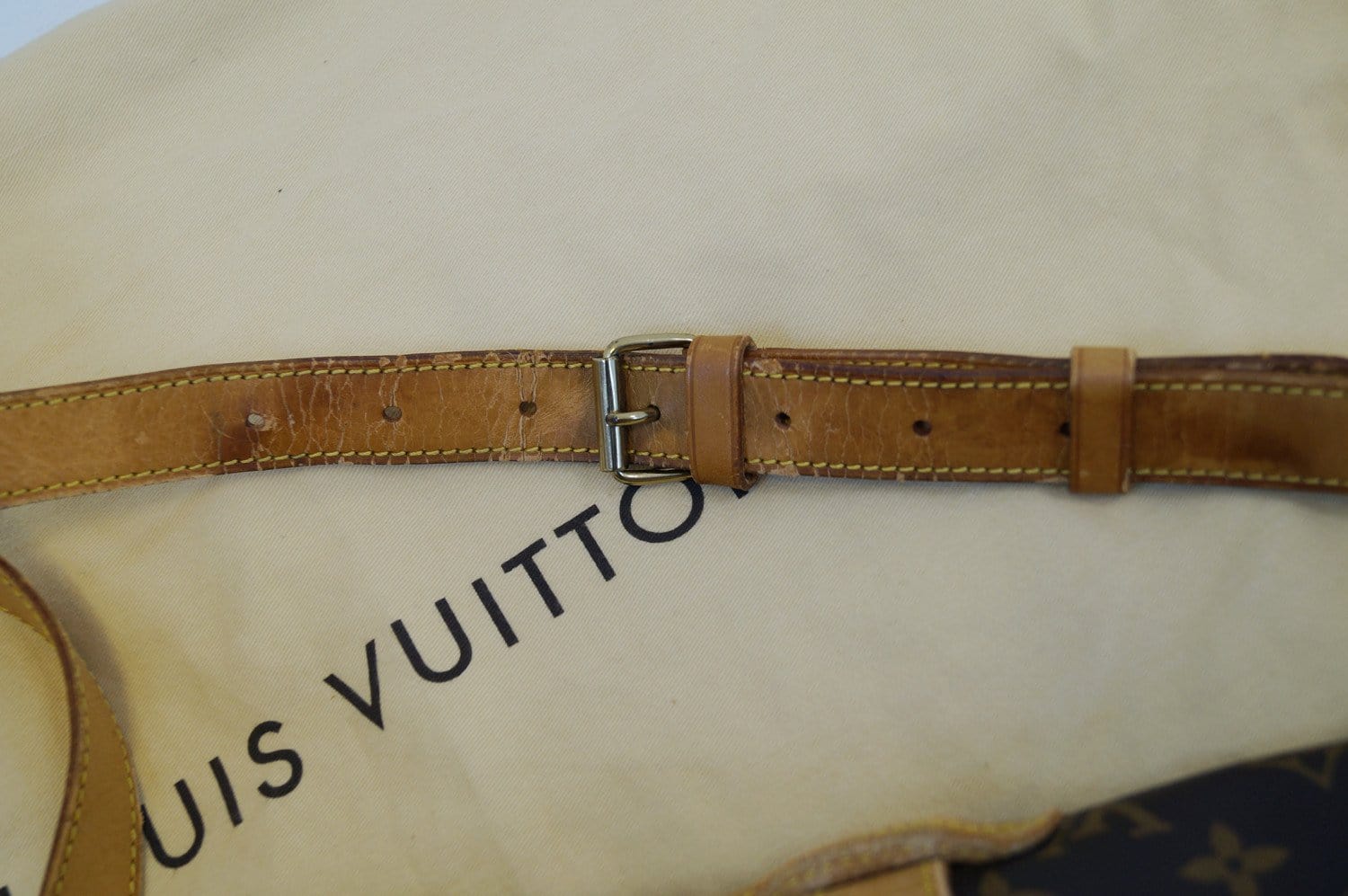 Louis Vuitton Saumur 35 – brookesboutiquepearland