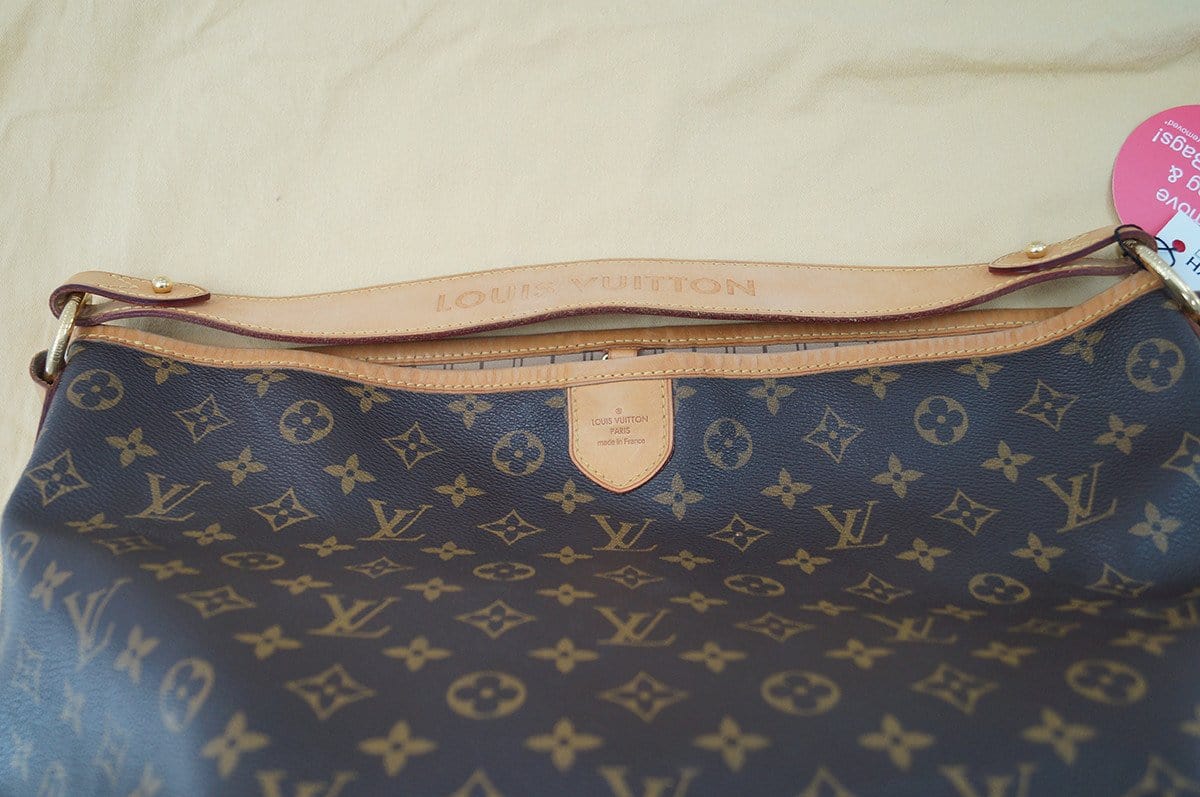 Pre-Loved Louis Vuitton Women's On Your Side MM Handbag at 1stDibs