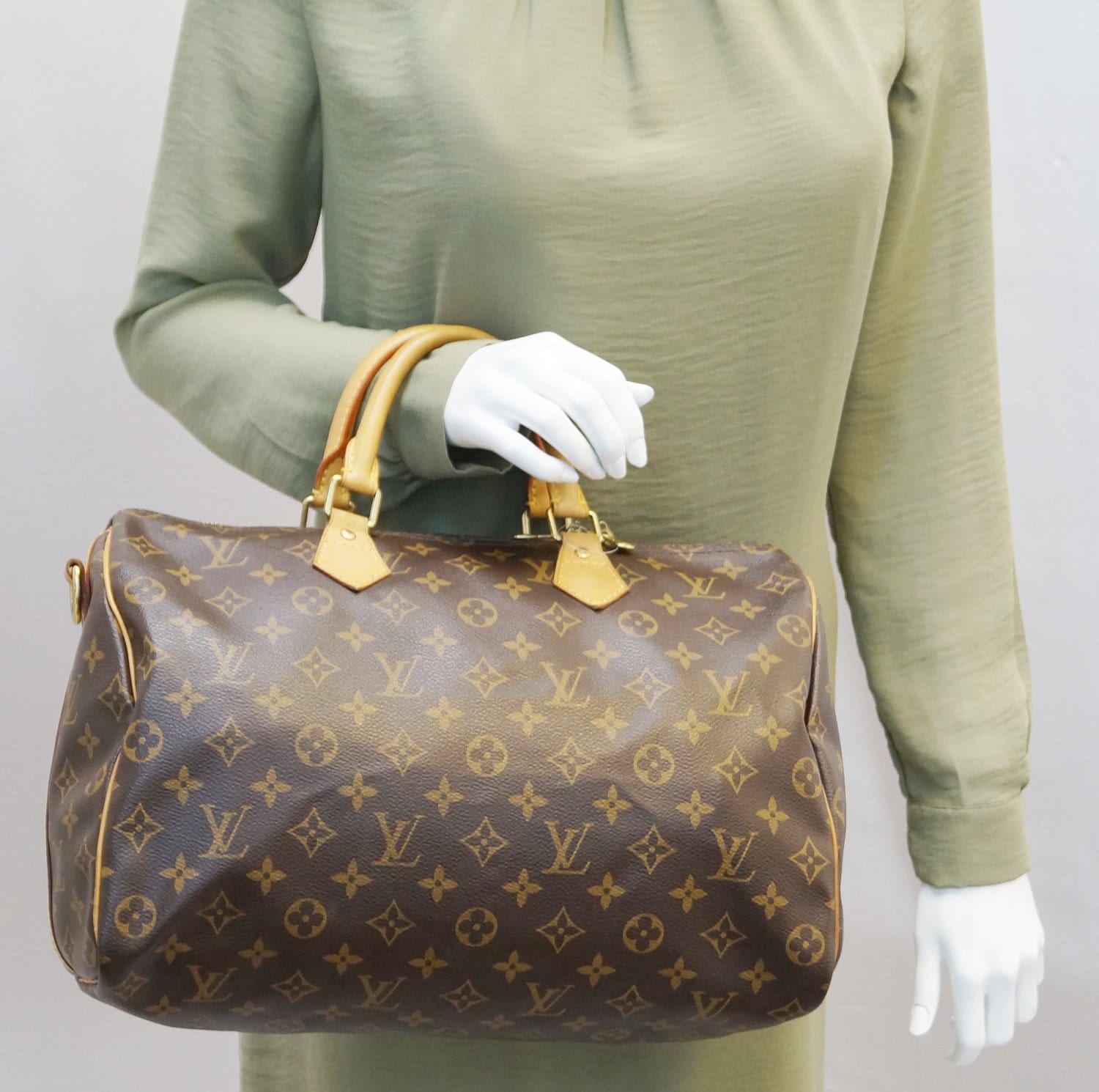 Marque Luxury - 🐶🐶🐶 Louis Vuitton Monogram Canvas Leather Sac