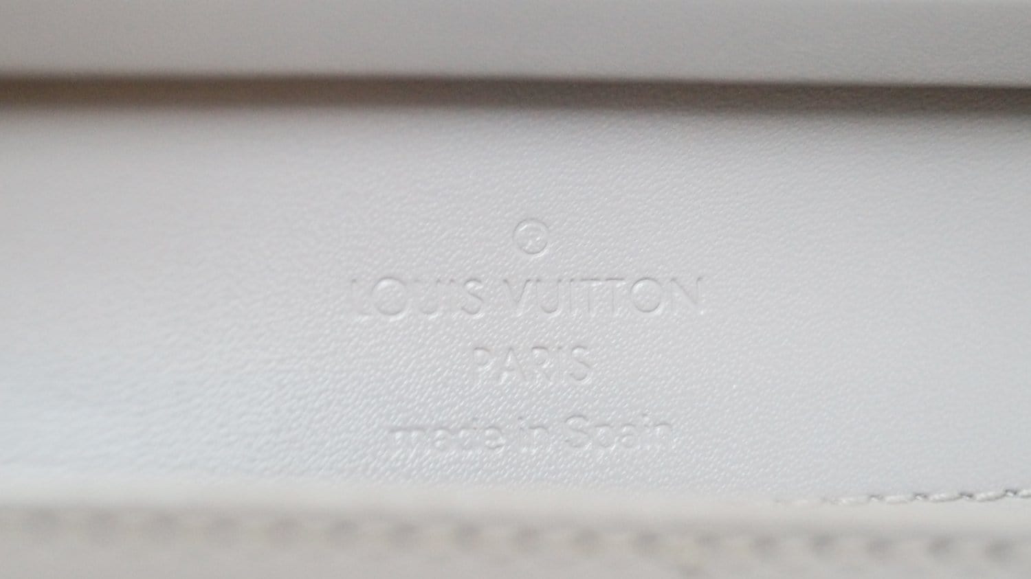 Louis Vuitton Noir Epi Leather Honfleur Clutch Bag