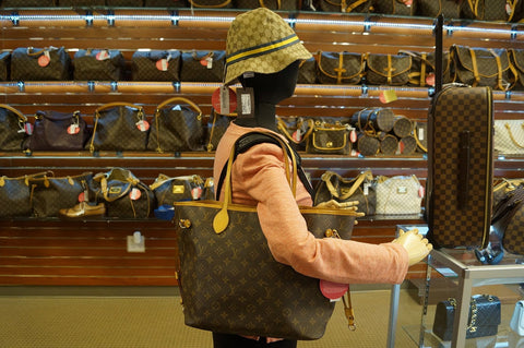 LOUIS VUITTON Monogram Neverfull MM Tote Shoulder Bag