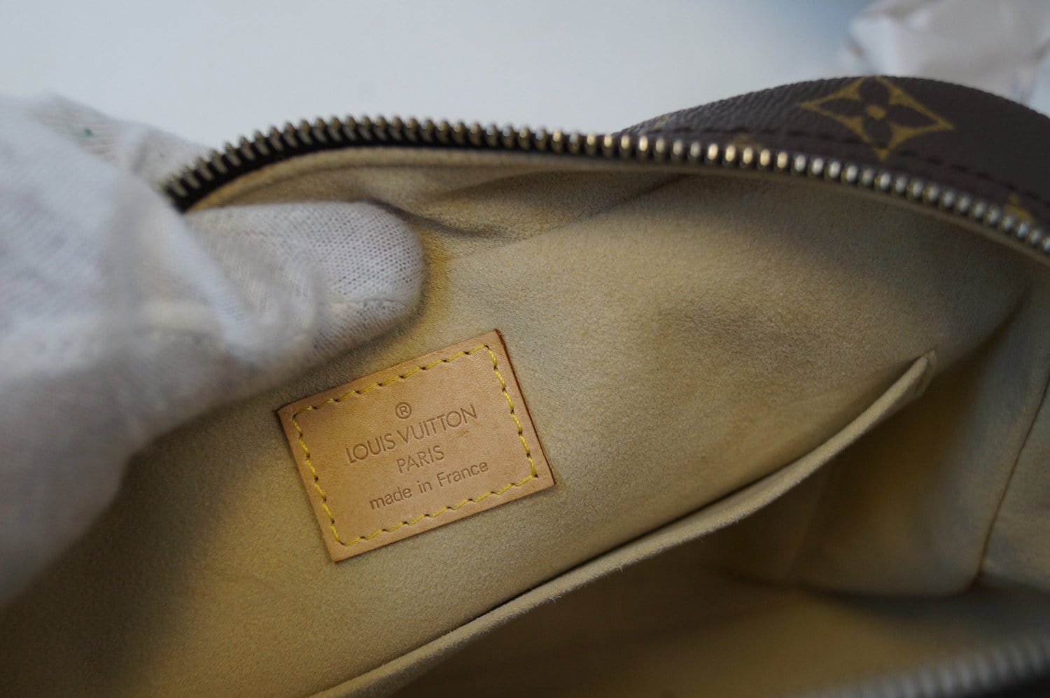 Louis Vuitton 路易威登Brown Coated Canvas Monogram Manhattan Handbag M40025  啡色塗層帆布經典圖案手袋M40025