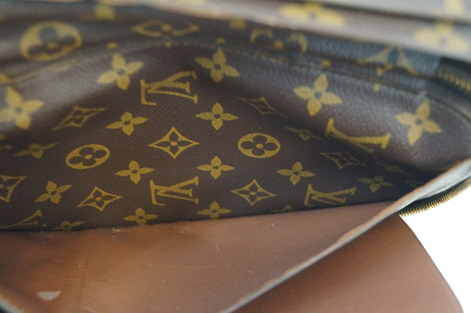 Review & What Fits Inside the Louis Vuitton Escapade/ Escovedo Travel  Organizer 