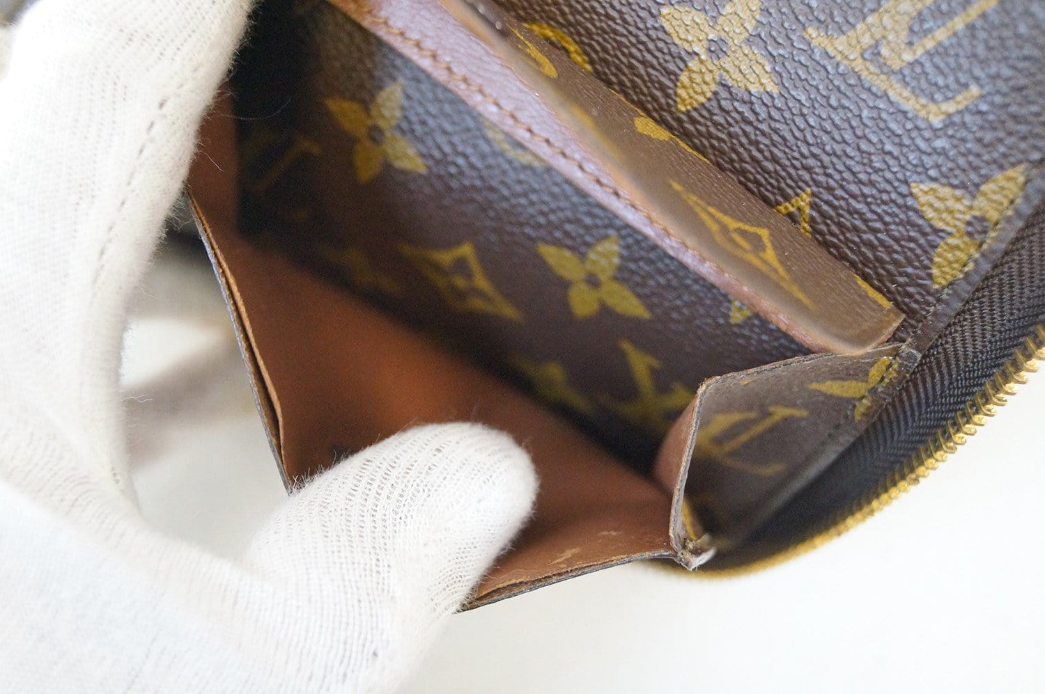 How to fix peeling or stickiness in Louis Vuitton bags and linings. 