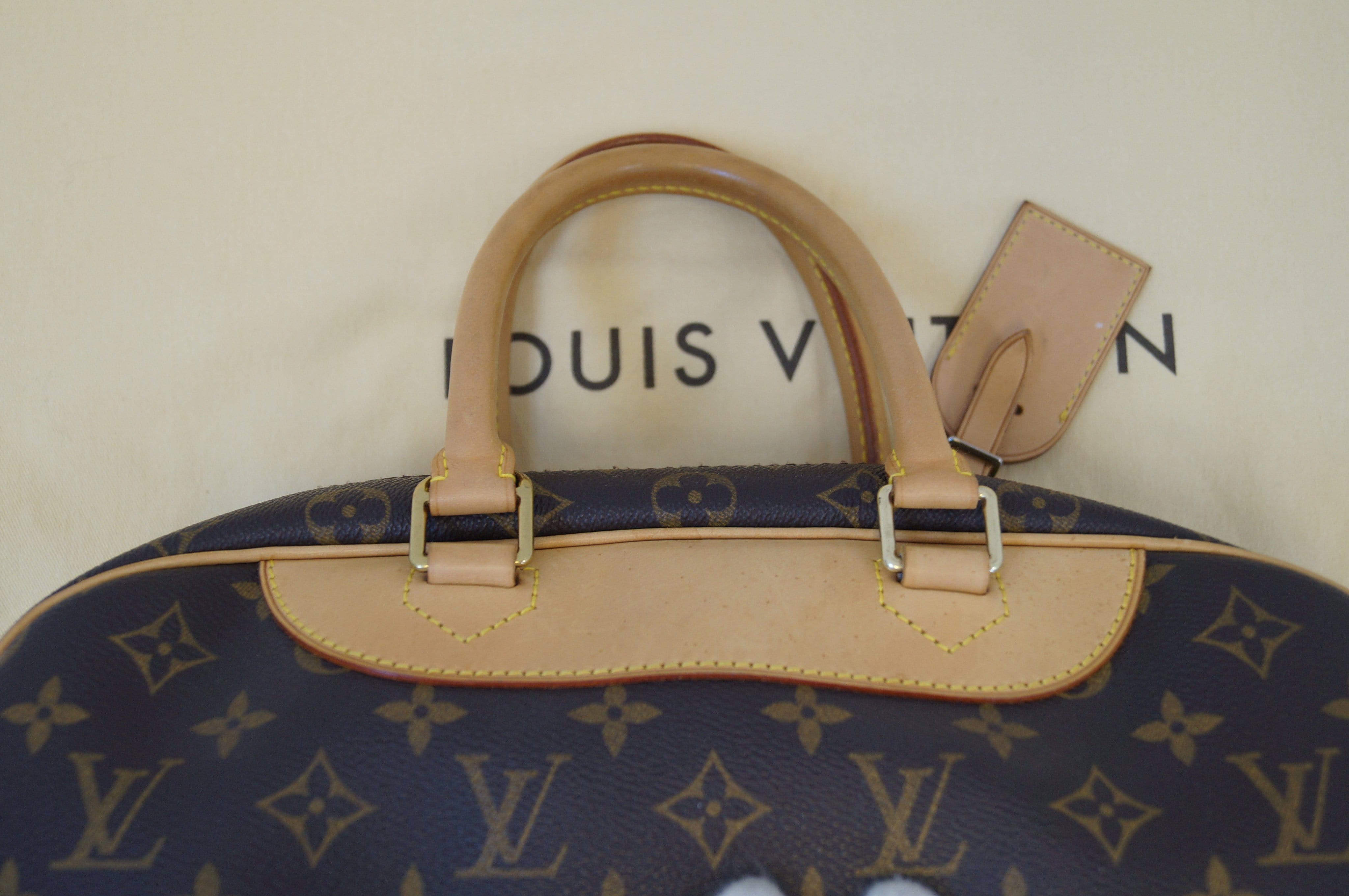 Louis Vuitton Deauville Monogram Canvas Boston Shoulder Bag LV-0225N-0051
