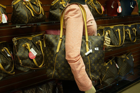 LOUIS VUITTON Monogram Totally MM Shoulder Handbag