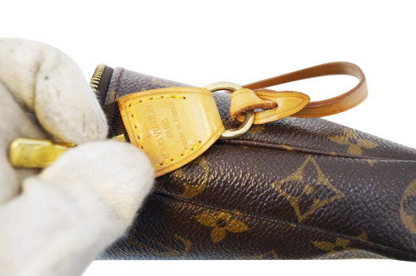 LOUIS VUITTON Monogram Pochette Accessoires Pouch