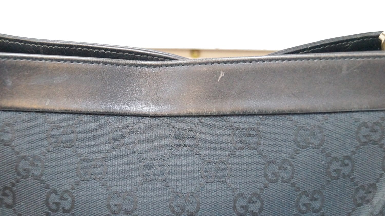 GUCCI GG Signature Monogram Black Leather Shoulder Bag
