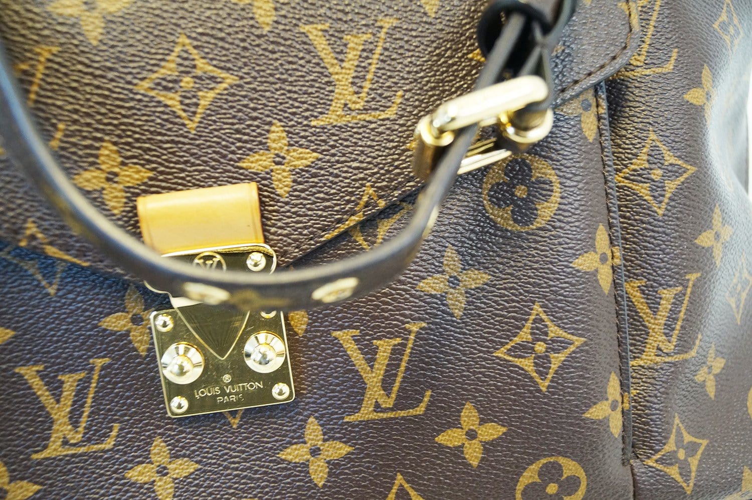 Authentic Louis Vuitton Metis Hobo Bag