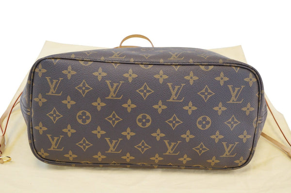 LOUIS VUITTON Monogram Neverfull MM Shoulder Bag