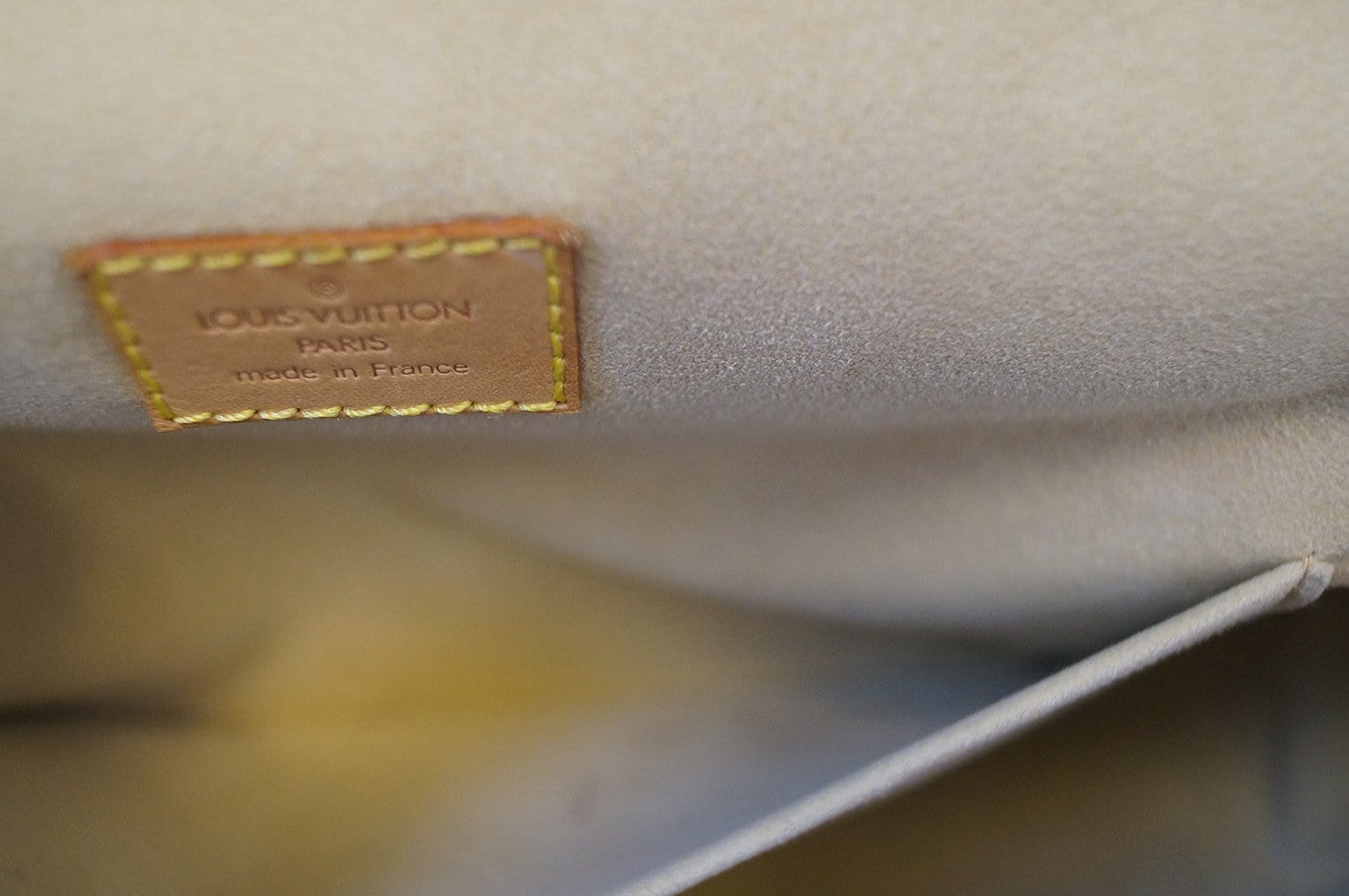 Louis Vuitton Vintage Monogram Hudson PM - Brown Shoulder Bags, Handbags -  LOU763797