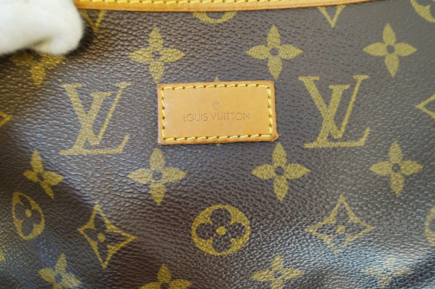 Louis Vuitton LV Saumur 28 Monogram Logo Vintage Messenger Shoulder Sl –  Valuxre