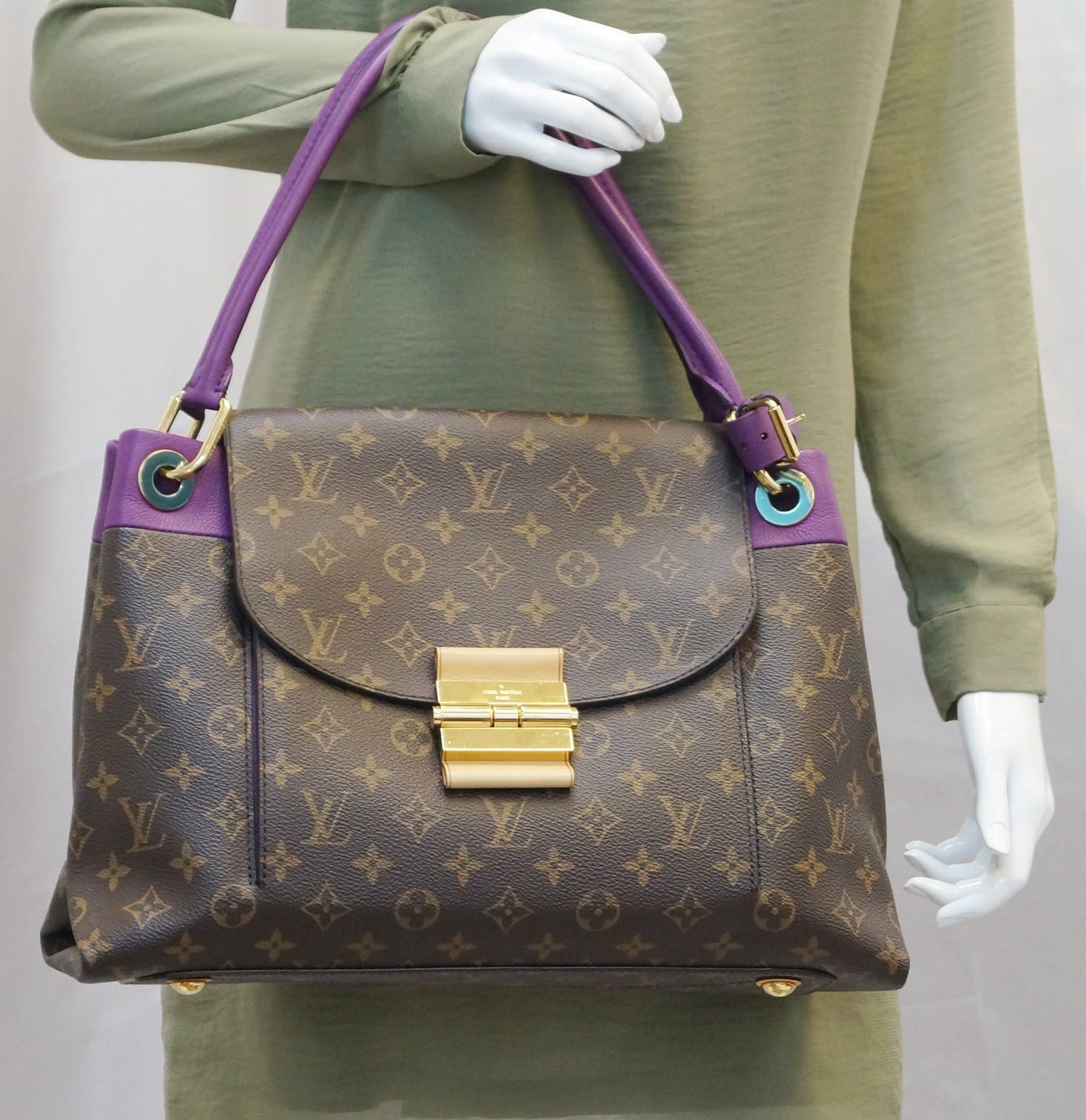 Louis Vuitton Purple Houston Shoulder Bag ○ Labellov ○ Buy and