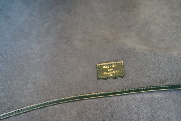 LOUIS VUITTON Taiga Acajou Helanga 1 Poche Boston Bag - Final Call